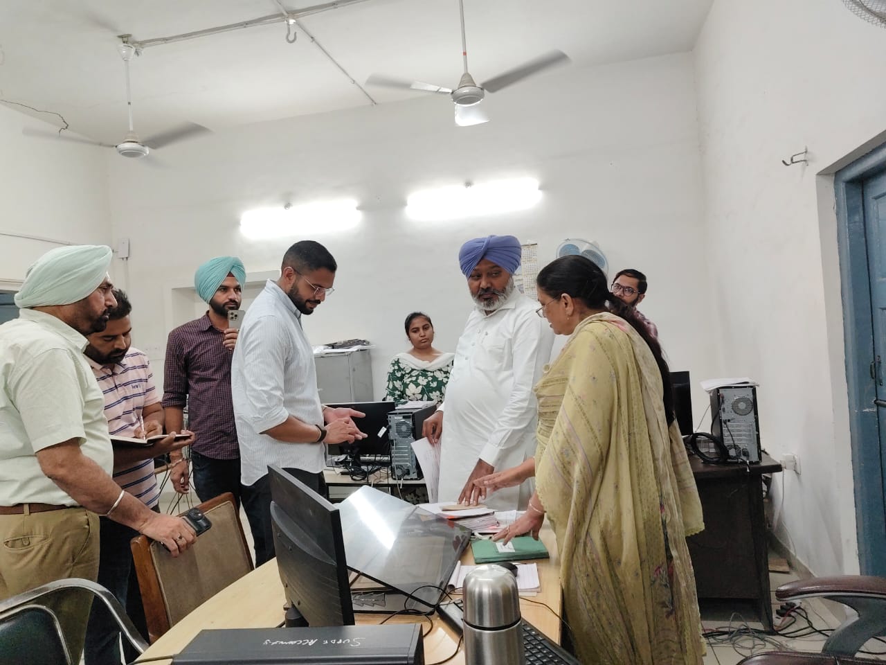 ਵਿੱਤ ਮੰਤਰੀ ਹਰਪਾਲ ਸਿੰਘ ਚੀਮਾ ਵੱਲੋਂ ਵੱਡੀ ਕਾਰਵਾਈ, ਆਬਕਾਰੀ ਤੇ ਕਰ ਵਿਭਾਗ ਦੀ ਅਚਨਚੇਤ ਚੈਕਿੰਗ  -ਕਈ ਬ੍ਰਾਂਚਾਂ ਦਾ ਰਿਕਾਰਡ ਲਿਆ ਕਬਜ਼ੇ ਵਿੱਚ, ਤੁਰੰਤ ਦਿਸ਼ਾ ਨਿਰਦੇਸ਼ ਵੀ ਜਾਰੀ